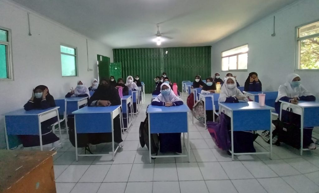 meja-kursi-pelajar
