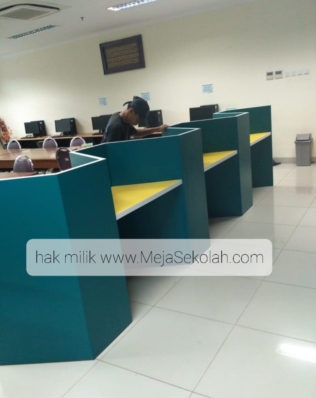 meja_konferensi_kerja_kanal